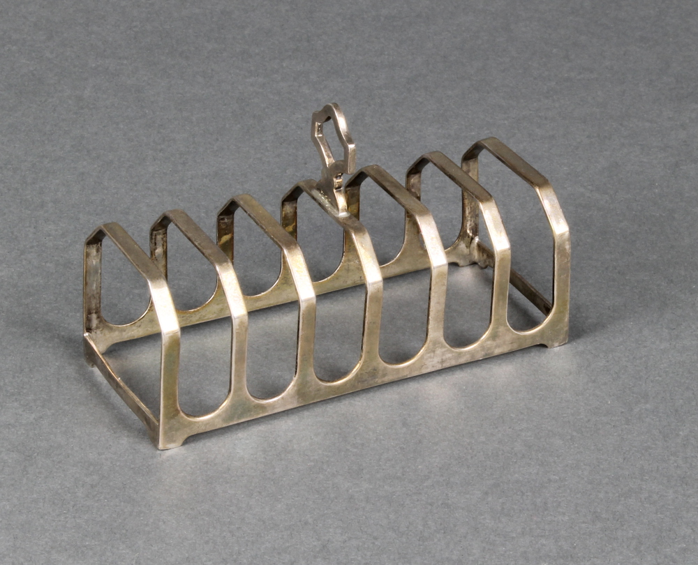 A silver 7 bar toast rack, Chester 1939, 64 grams 14th January 2015
