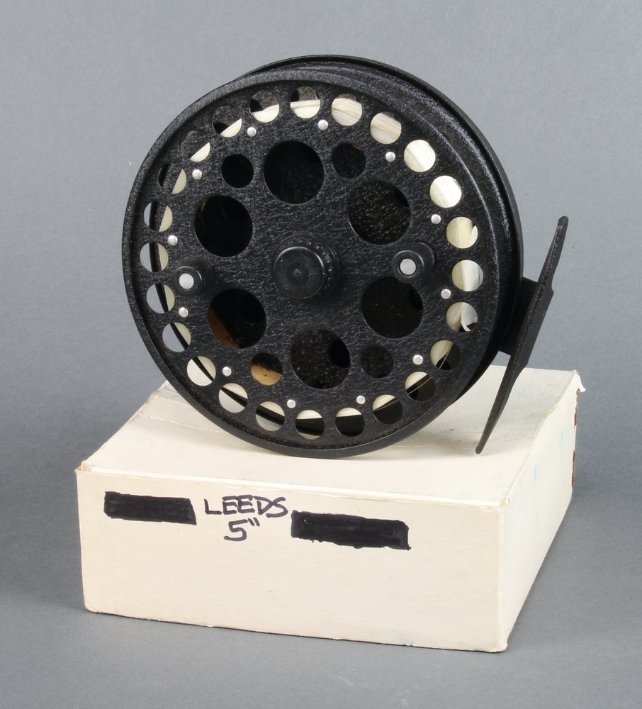 A Leeds 5" trotting centrepin fishing reel boxed 10th February 2022